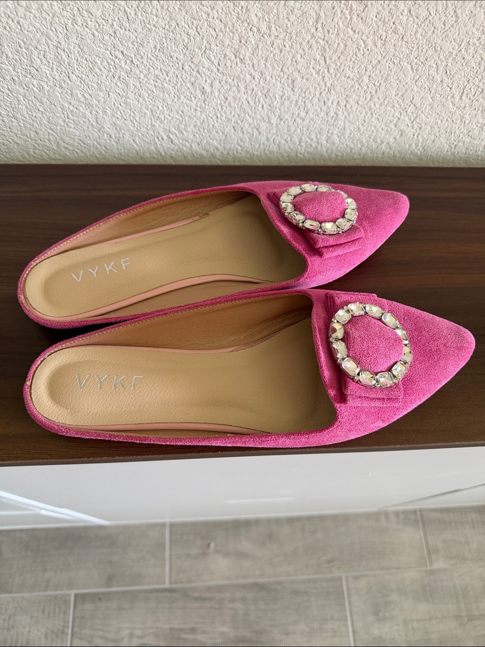 New VYKF Pink Suede Pointed Toe Flats with Crystal Buckle size 9-10?